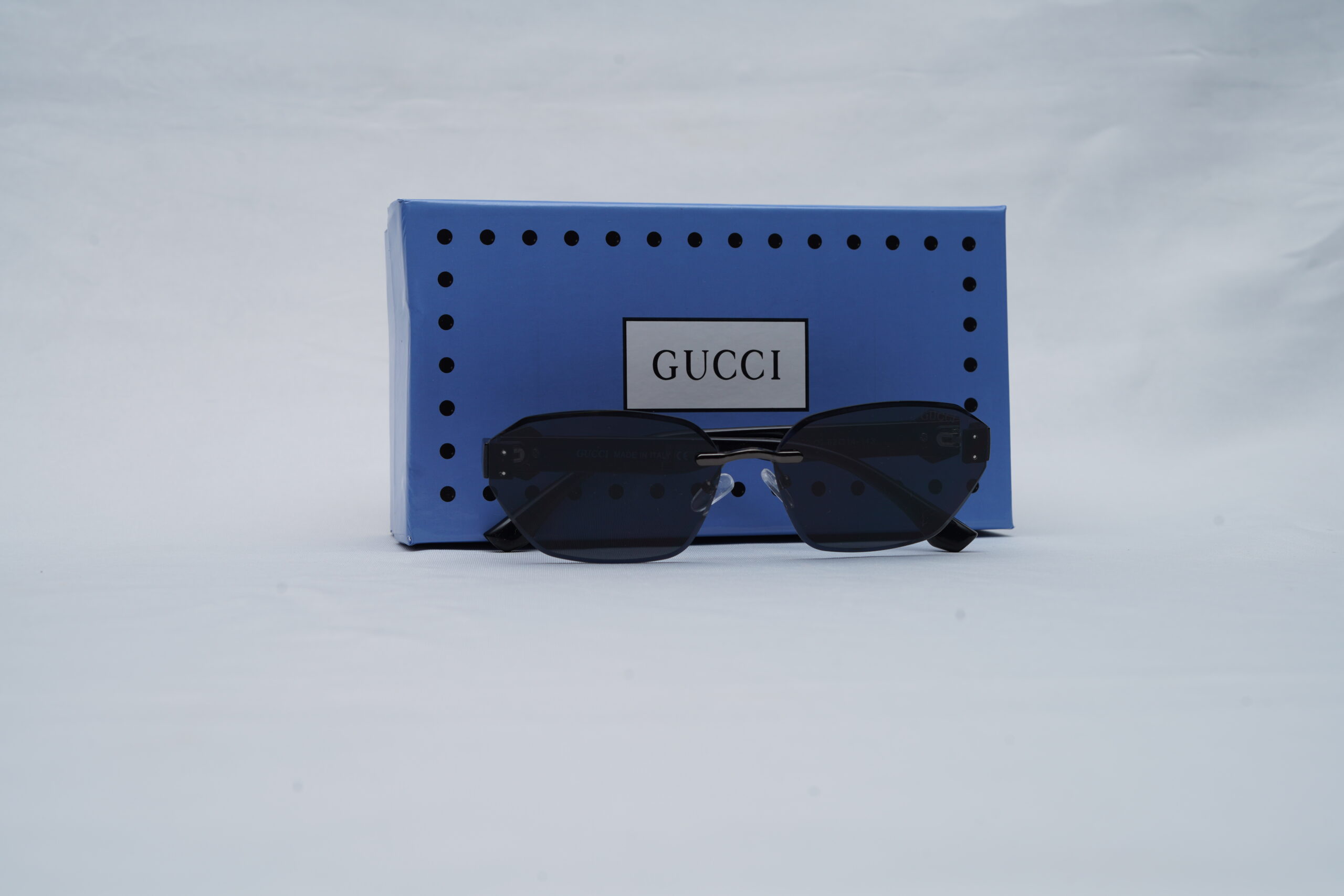 Gucci Rimless Rectangular Sunglasses with Dark Tinted Lenses