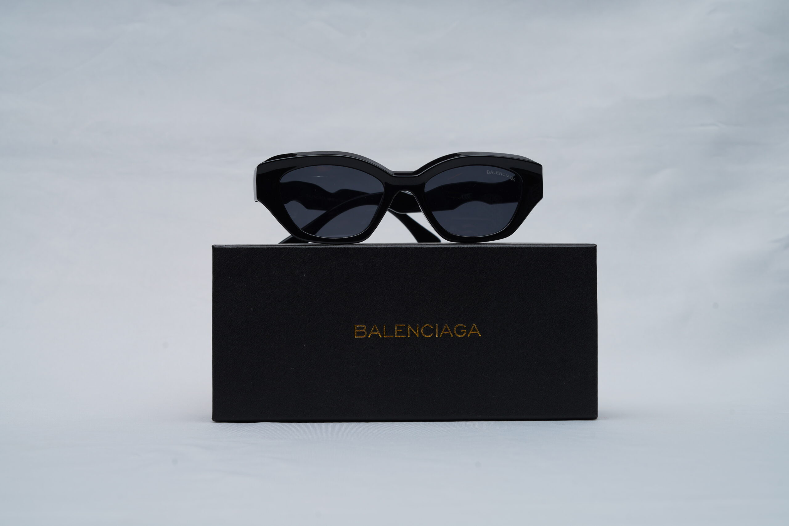 Balenciaga BB0073S Everyday Oval Cat-Eye Sunglasses in Shiny Black