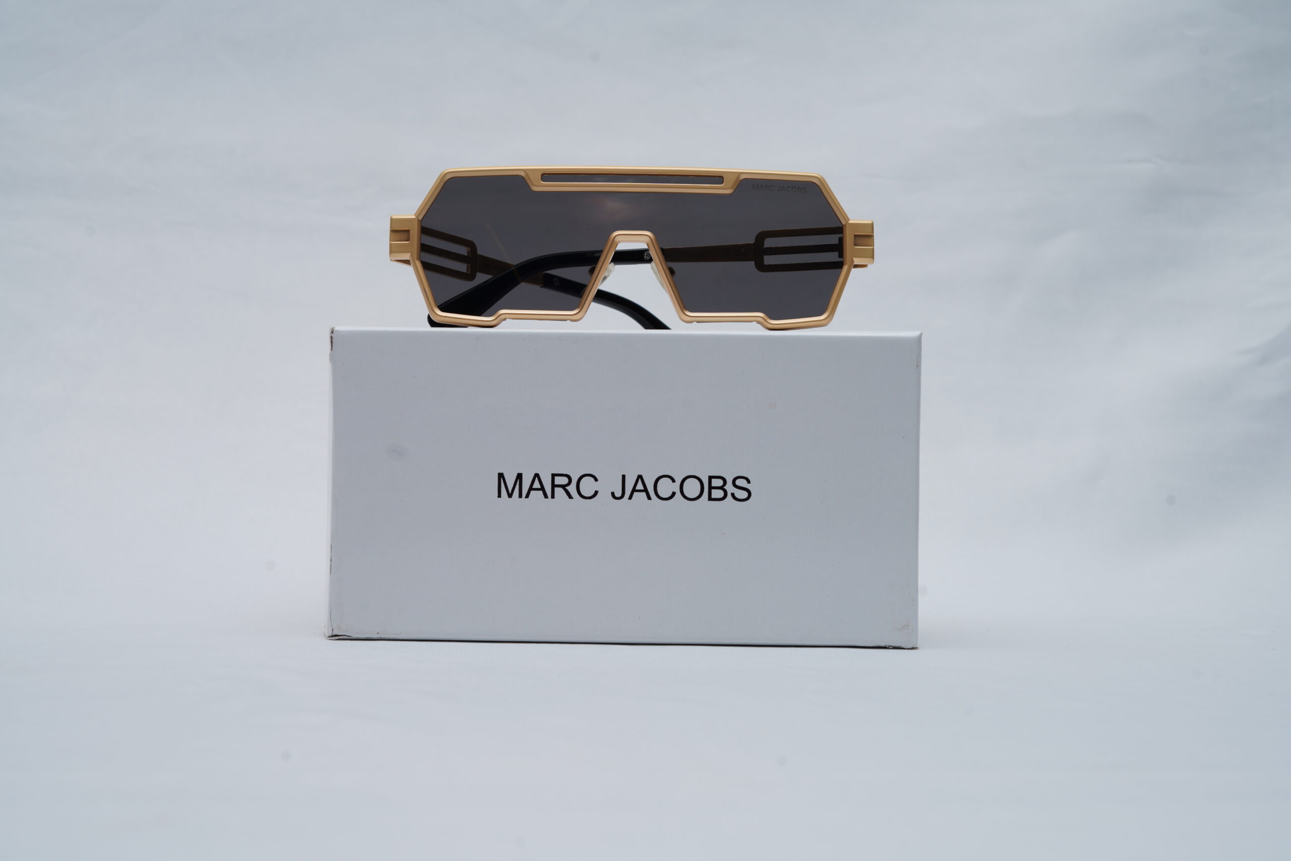 Marc Jacobs 2267 Futuristic Geometric Metal Shield Sunglasses in Gold