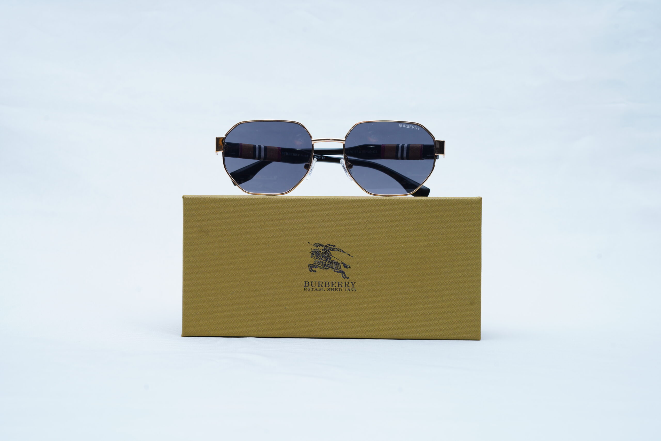 BURBERRY Hexagonal Gold Wire Shades – Luxury British Fashion Sunglasses