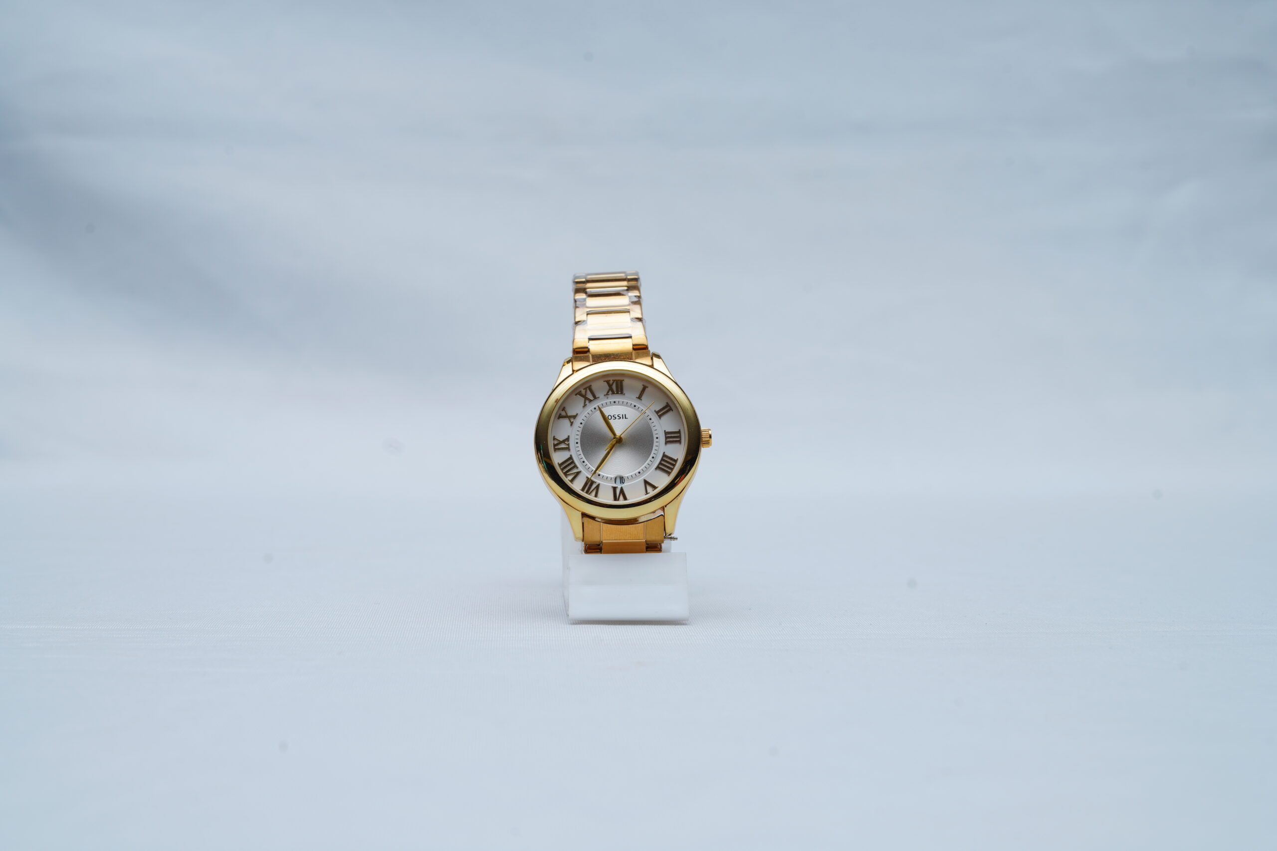 Fossil Gilmore Women's Three-Hand Date Gold-Tone Stainless Steel Analog Watch