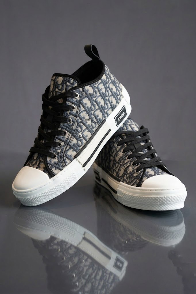 Dior Men's B23 Low-Top Sneaker in Navy Blue Dior Oblique Jacquard