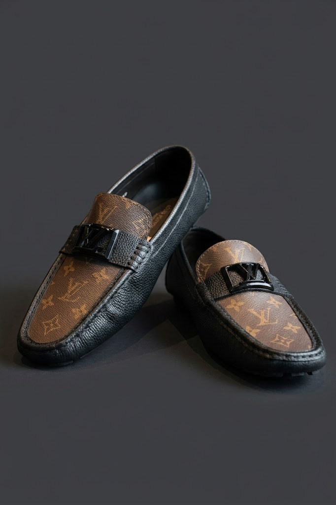Louis Vuitton Men's Black Leather Hockenheim Moccasins