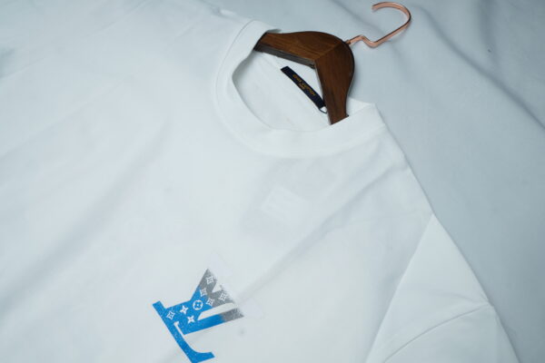 Louis Vuitton Men's Logo Half Sleeve White T-Shirt