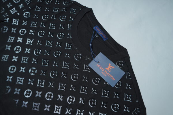 Louis Vuitton Men's Logo Half Sleeve Black T-Shirt