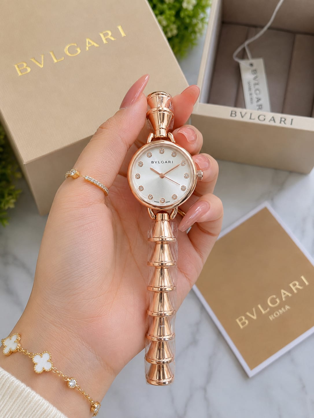 Bvlgari Divas' Dream Watch in Rose Gold-Tone Steel with Diamond Index White Dial and Fan-Shaped Segmented Link Bracelet